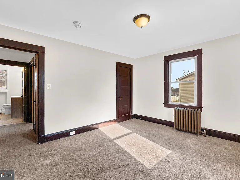 8904 Church Ln — Photo 17