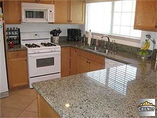 4th image of 29028 Flowerpark Dr