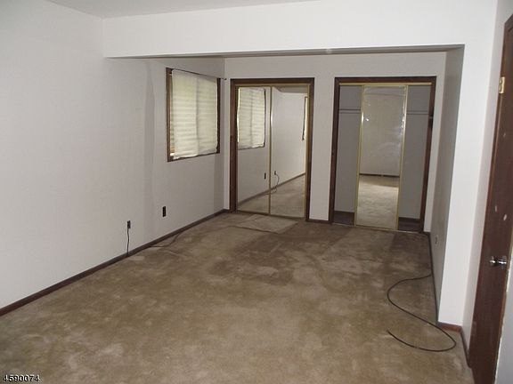 3rd image of 5 Eagle Nest Dr #1
