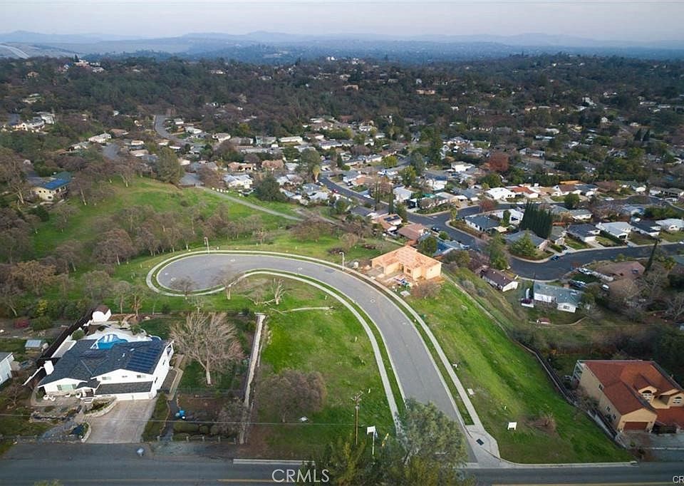 1st image of 13 Hawley Trl