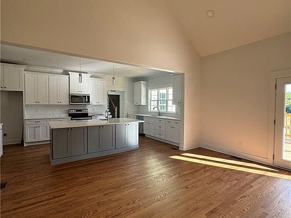 3rd image of 5612 Atando Dr