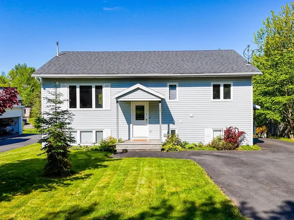 8 Iona Rd, Wolfville, NS B4P 2H1