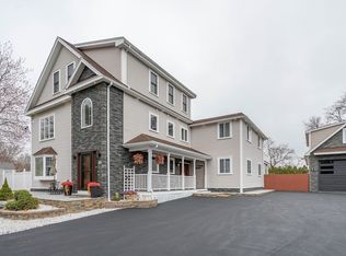 49 Beach Rd, Salisbury, MA 01952