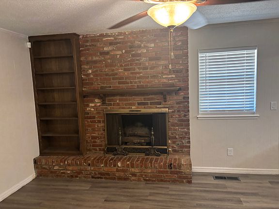 5th image of 1103 Washington St