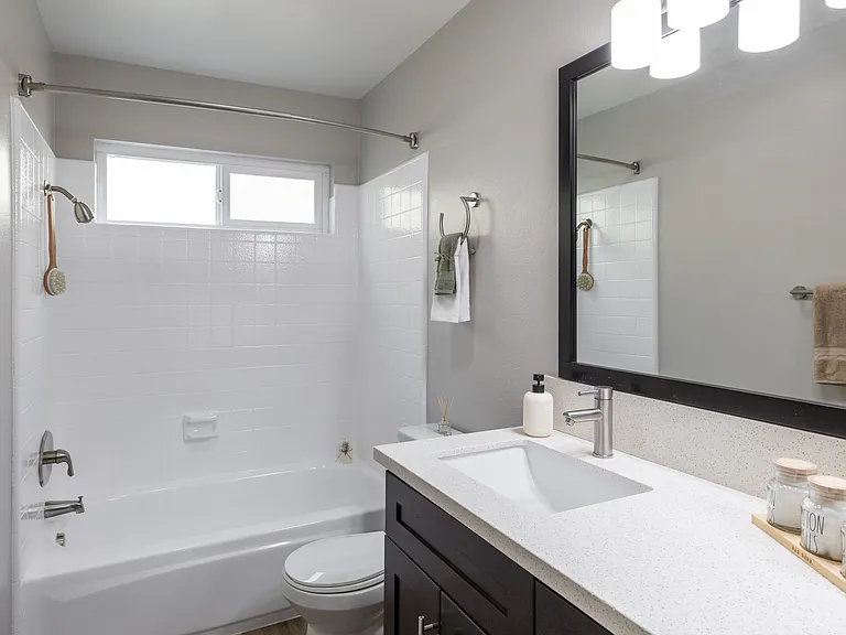 9404 Apartment Homes — Photo 3
