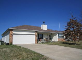 804 S Sunmeadow Dr, Strafford, MO 65757