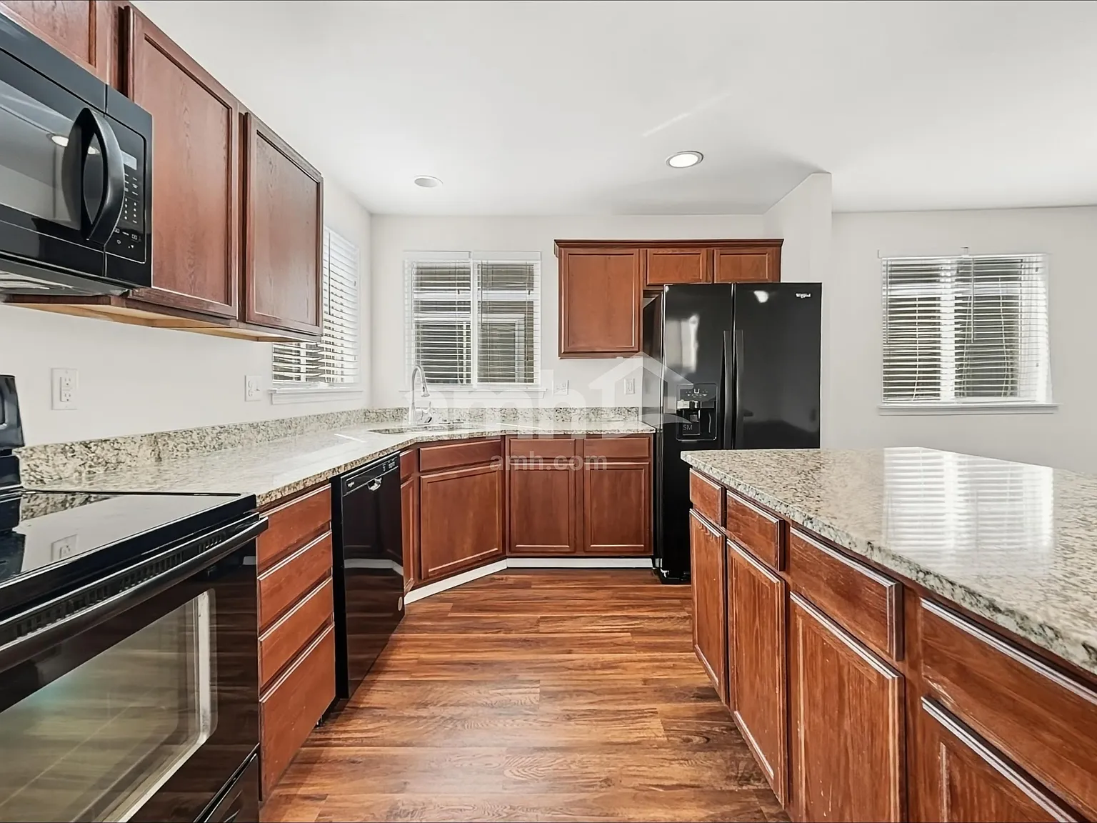 3 bed, 2.5 bath, 1842 sqft, $2,835 — Photo 3