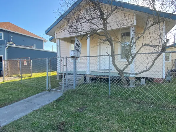 2415 43rd St, Galveston, TX 77550