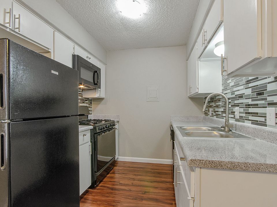 1st image of 1000 Mary Dr #902
