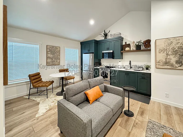 3526 W Anderson St — Photo 4