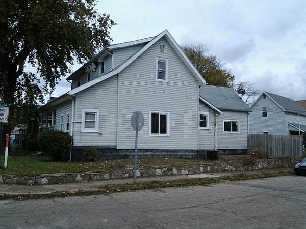 2nd image of 1118 Pearl St