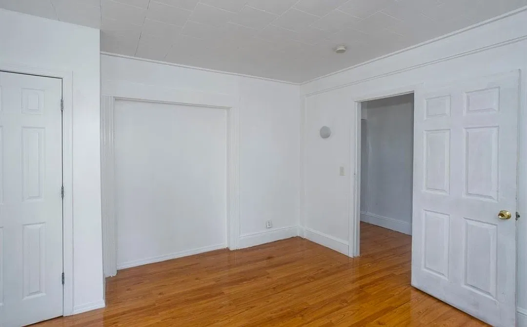 3 bed, 1.5 bath, 4100 sqft, $2,350 — Photo 4
