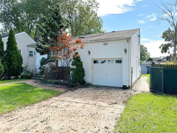 934 Pacific Street, Baldwin, NY 11510