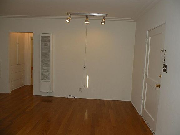 4th image of 141 N Kenwood St APT B