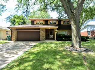 2028 Chestnut St, Waukegan, IL 60087