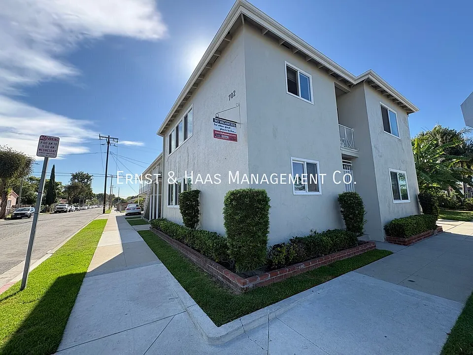 702 E 56th St #7