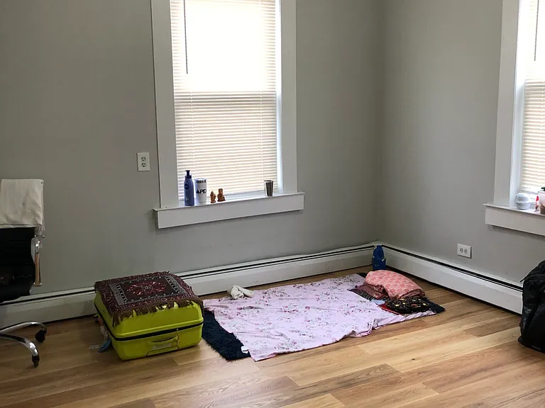 8-10 Oakland St #3 — Photo 3