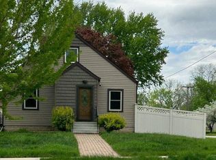 403 7th St NW, Rochester, MN 55901