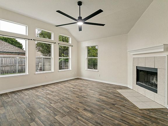 3rd image of 908 Dogwood Dr