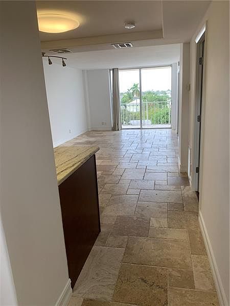 1st image of 177 SE 15th St #508