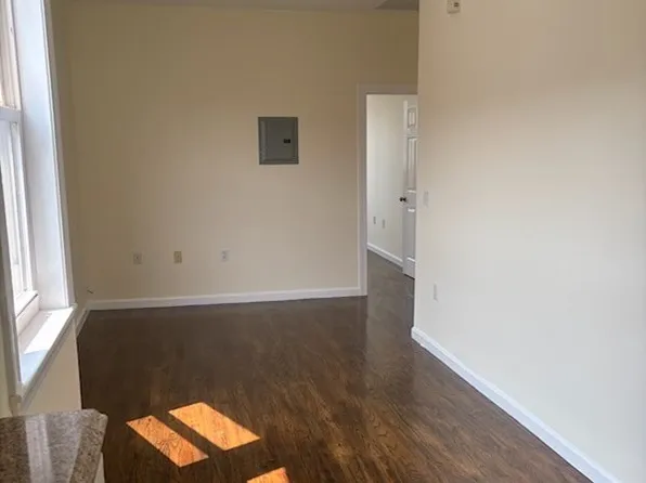 42 Hawkins St, Newark, NJ