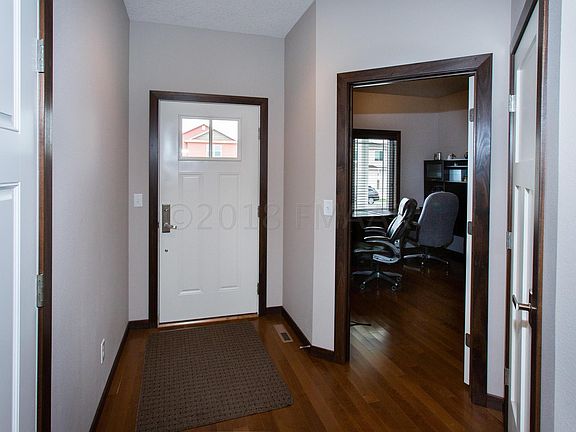 5th image of 1221 31st Ave W
