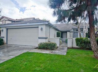 7503 Shadow Wells St, Bakersfield, CA 93313