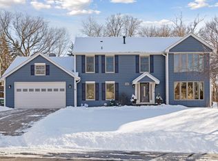 12685 Dover Dr, Apple Valley, MN 55124