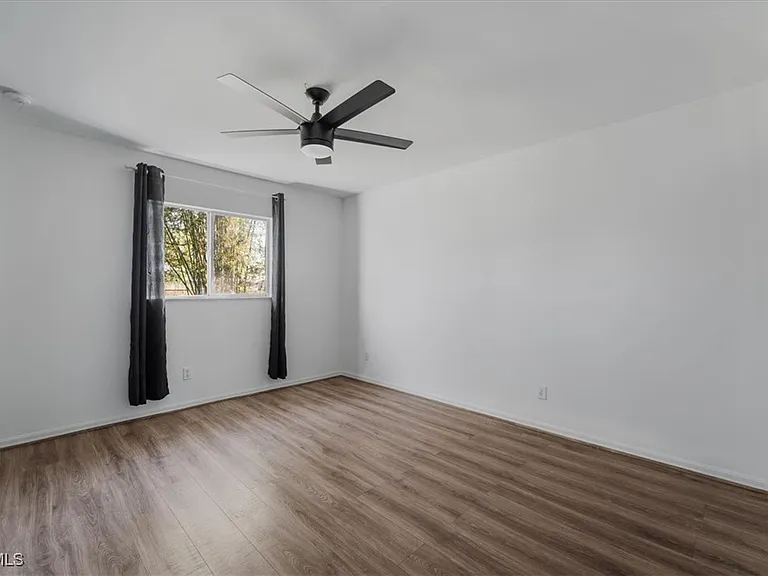 234 Pullman St — Photo 15