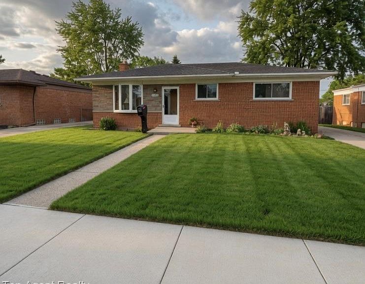 4436 Buckingham Dr, Warren