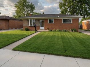 4436 Buckingham Dr, Warren, MI 48092
