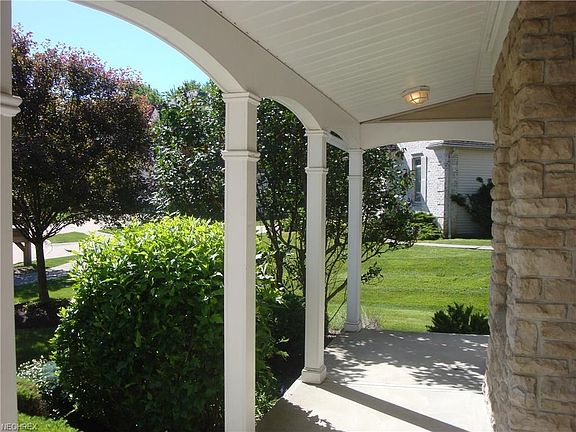 4th image of 384 West St