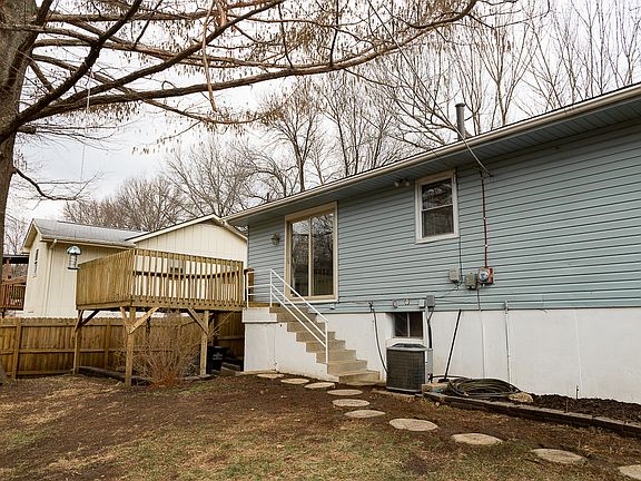3rd image of 11946 Smalley Ave