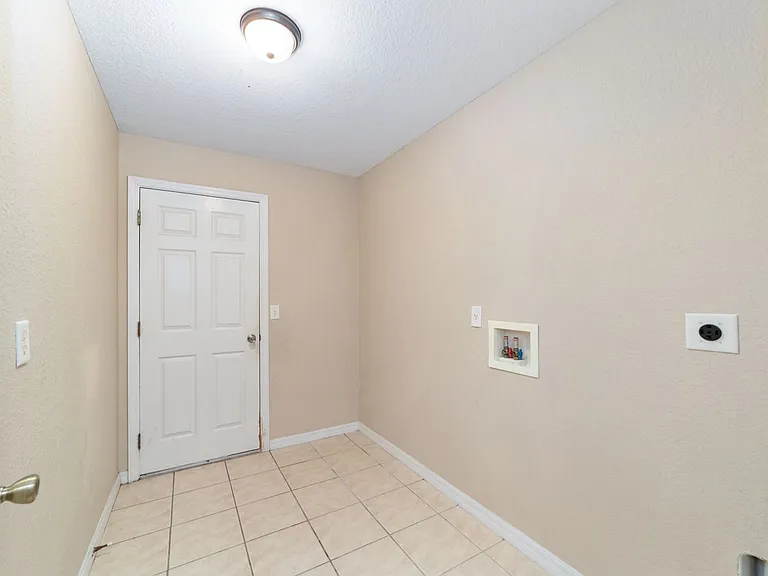 19619 SW Eagle Dr — Photo 31