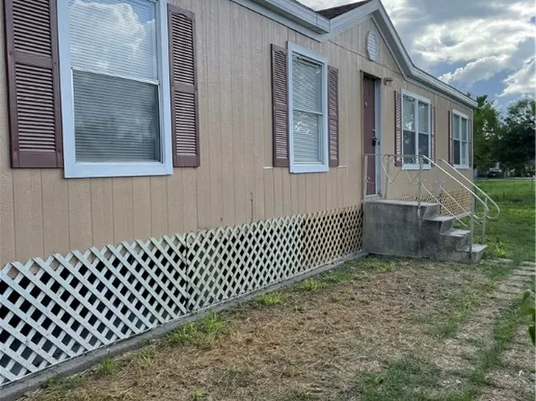 1100 Naranjo St, Sinton, TX 78387