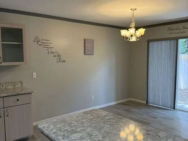 6633 Foxmoor Dr — Photo 5