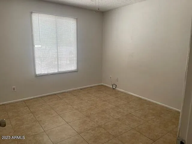 2918 W Glendale Ave — Photo 11