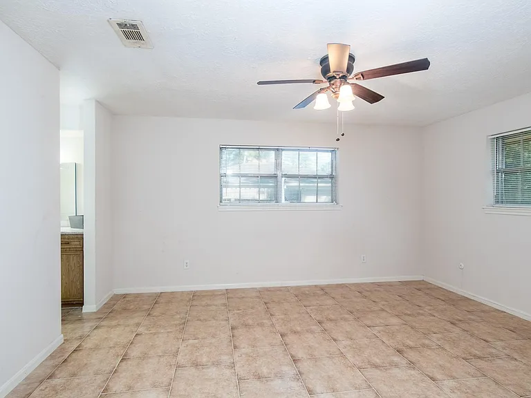 1830 Baker Dr — Photo 10