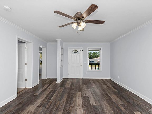 5th image of 102 Kathryn Dr