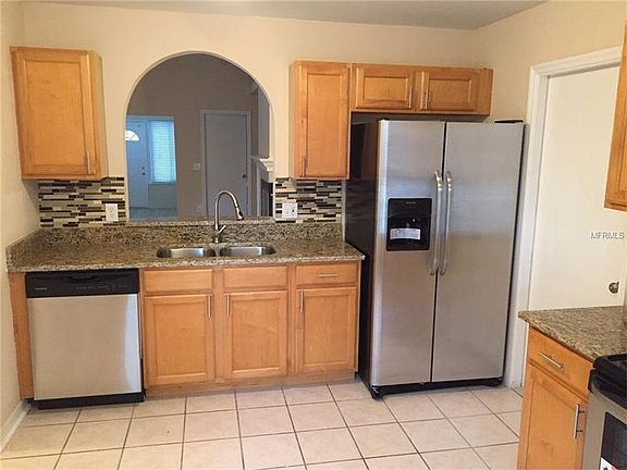 4th image of 903 Royal Oaks Dr