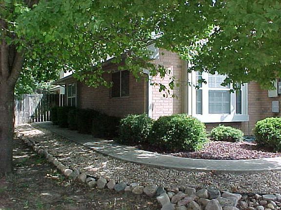 2nd image of 318 Crestwood Dr