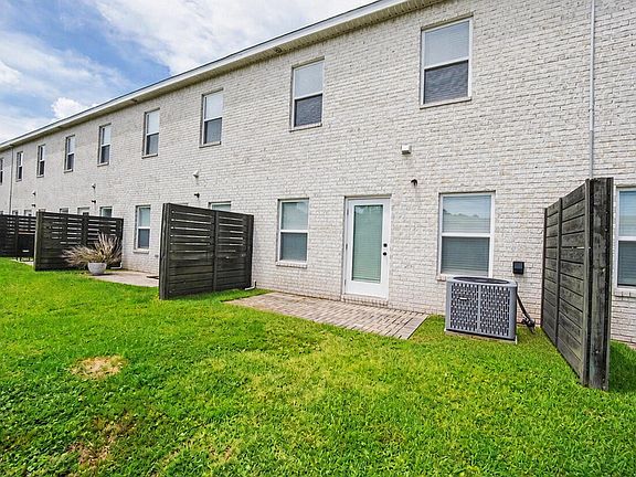 2nd image of 1814 Stable Ln
