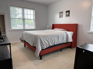 323 Fox Hill Rd ROOM 6, Hampton, VA 23669