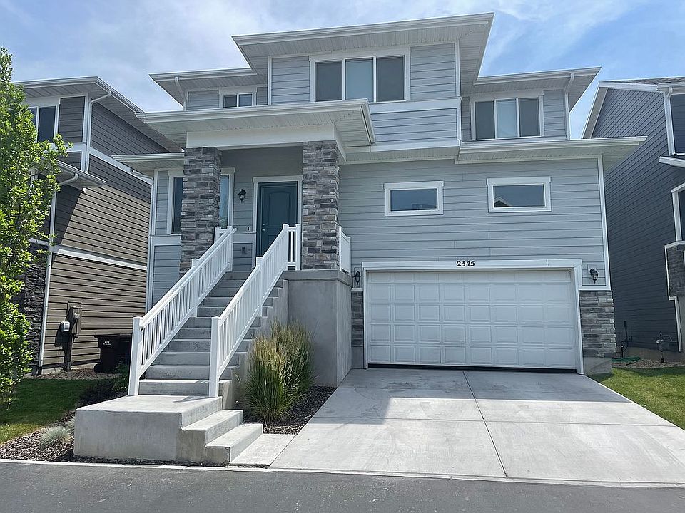Beautiful curb appeal 