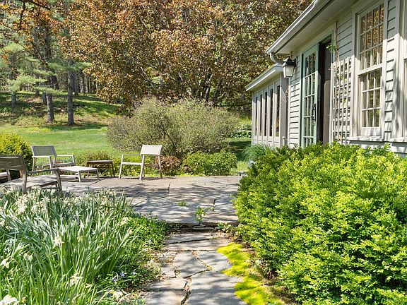 4th image of 58 River Rd