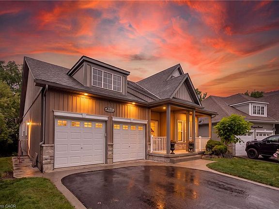3rd image of 108 Hampson Cres