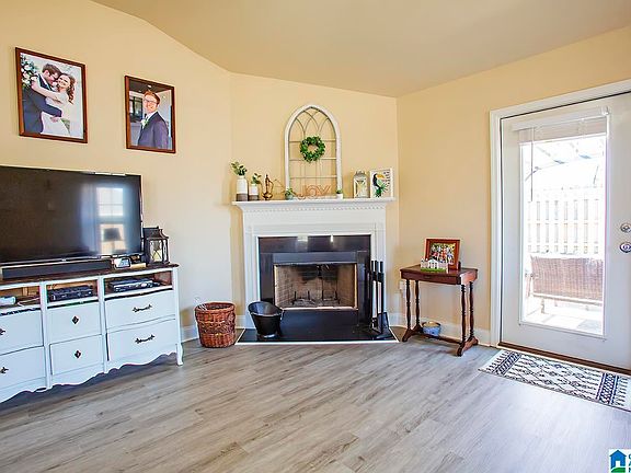 3rd image of 284 Ivy Hills Cir