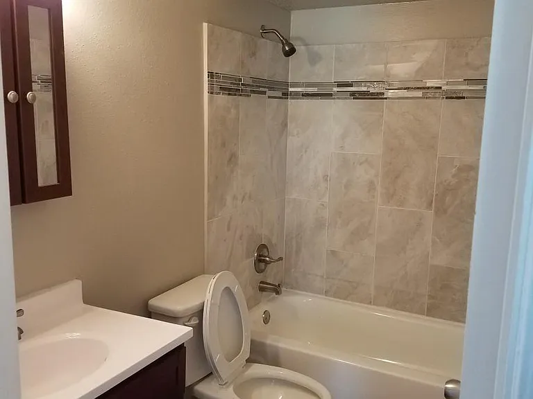 505 N Benton Ave — Photo 7