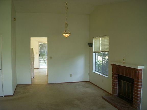 2nd image of 848 Tulare Dr