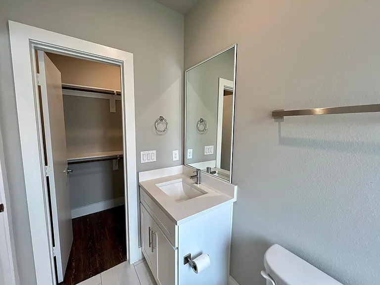 714 N Plano Rd — Photo 30